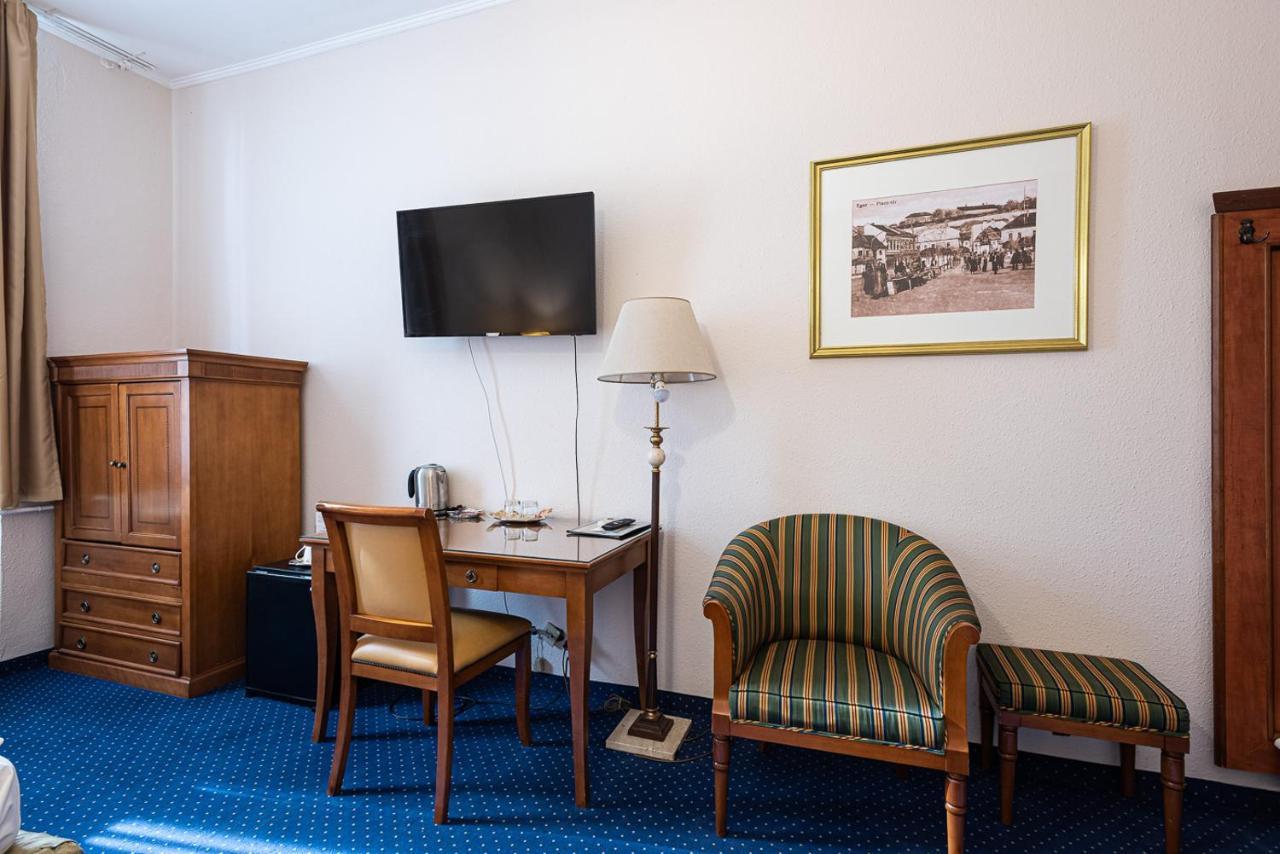 Hotel Romantik Eger Ngoại thất bức ảnh