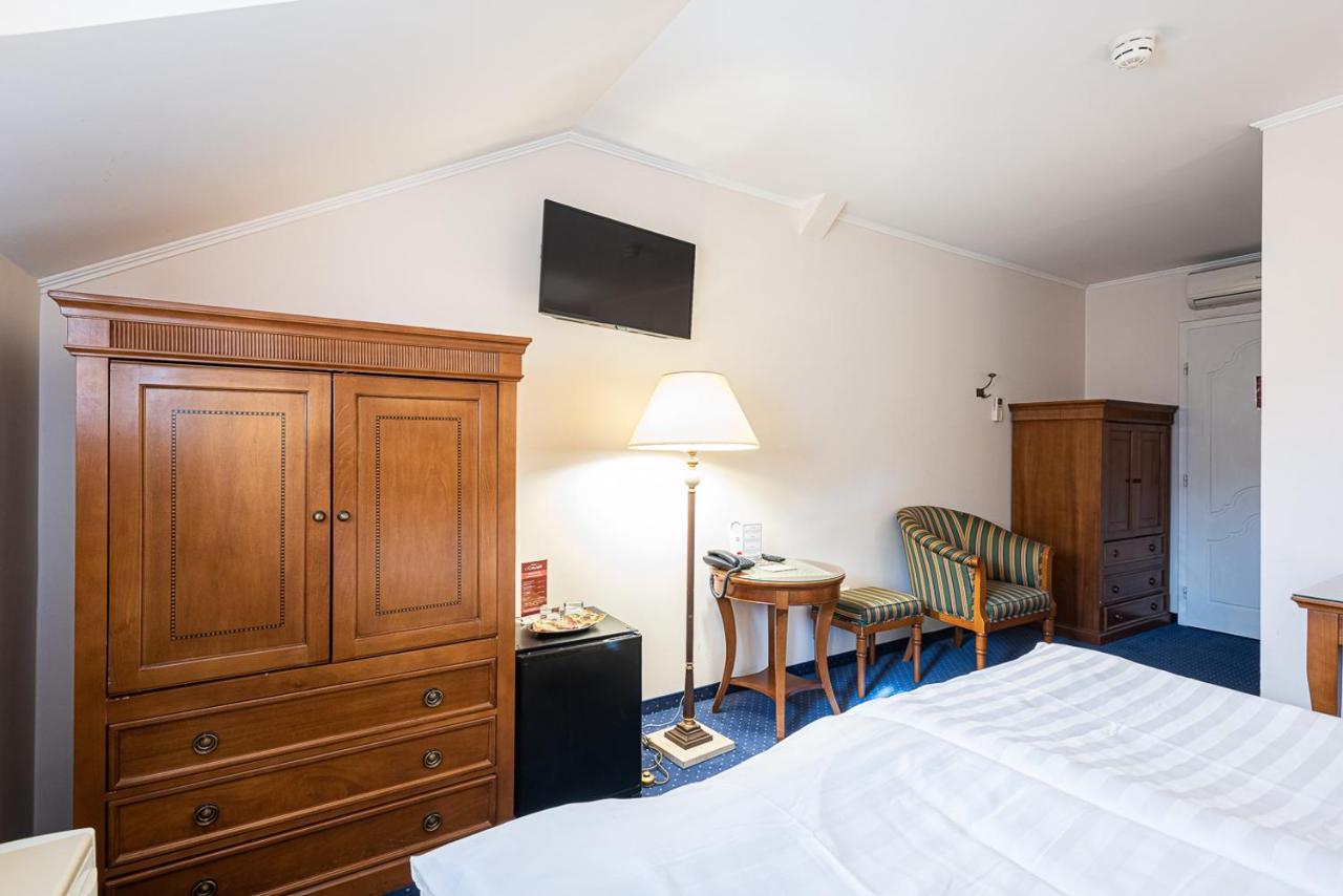 Hotel Romantik Eger Ngoại thất bức ảnh
