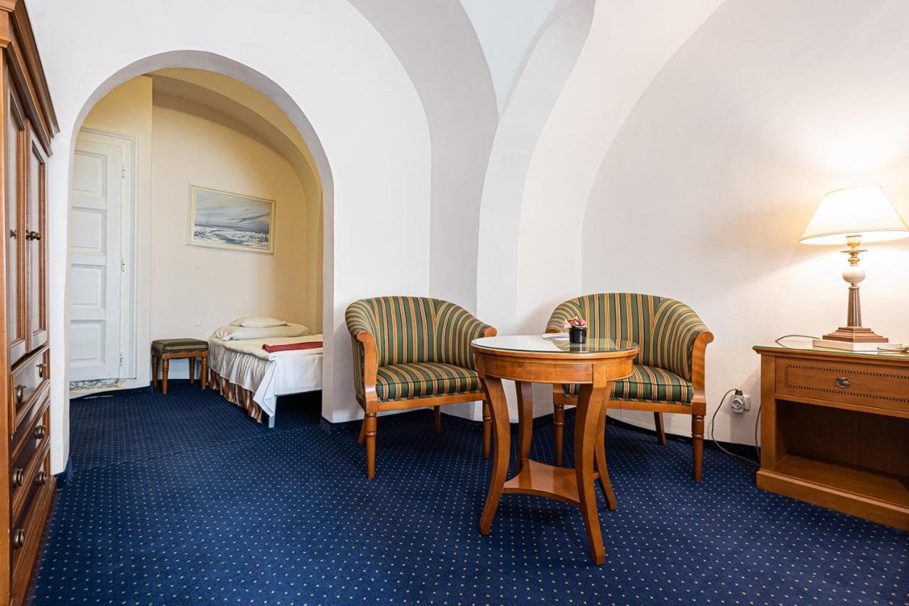 Hotel Romantik Eger Ngoại thất bức ảnh