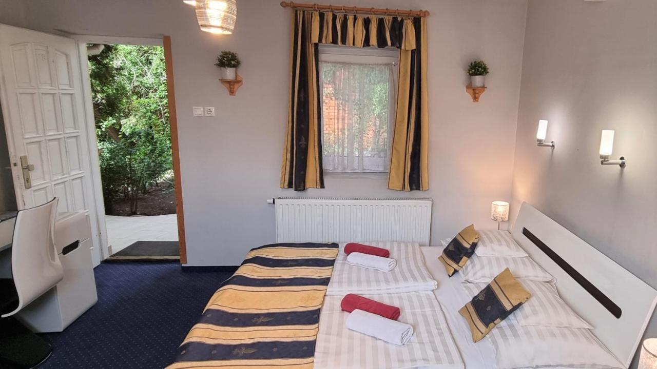 Hotel Romantik Eger Ngoại thất bức ảnh