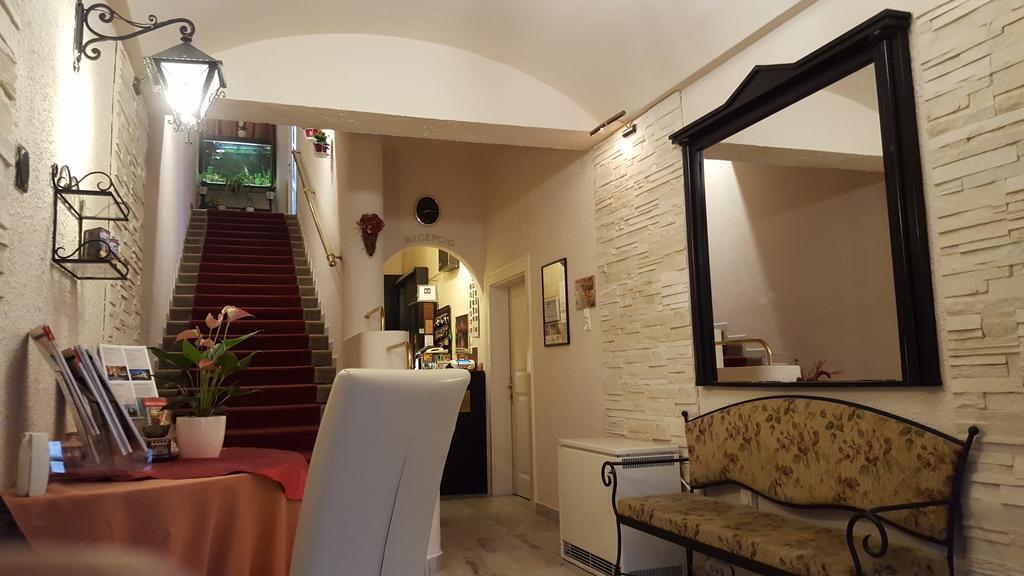 Hotel Romantik Eger Ngoại thất bức ảnh