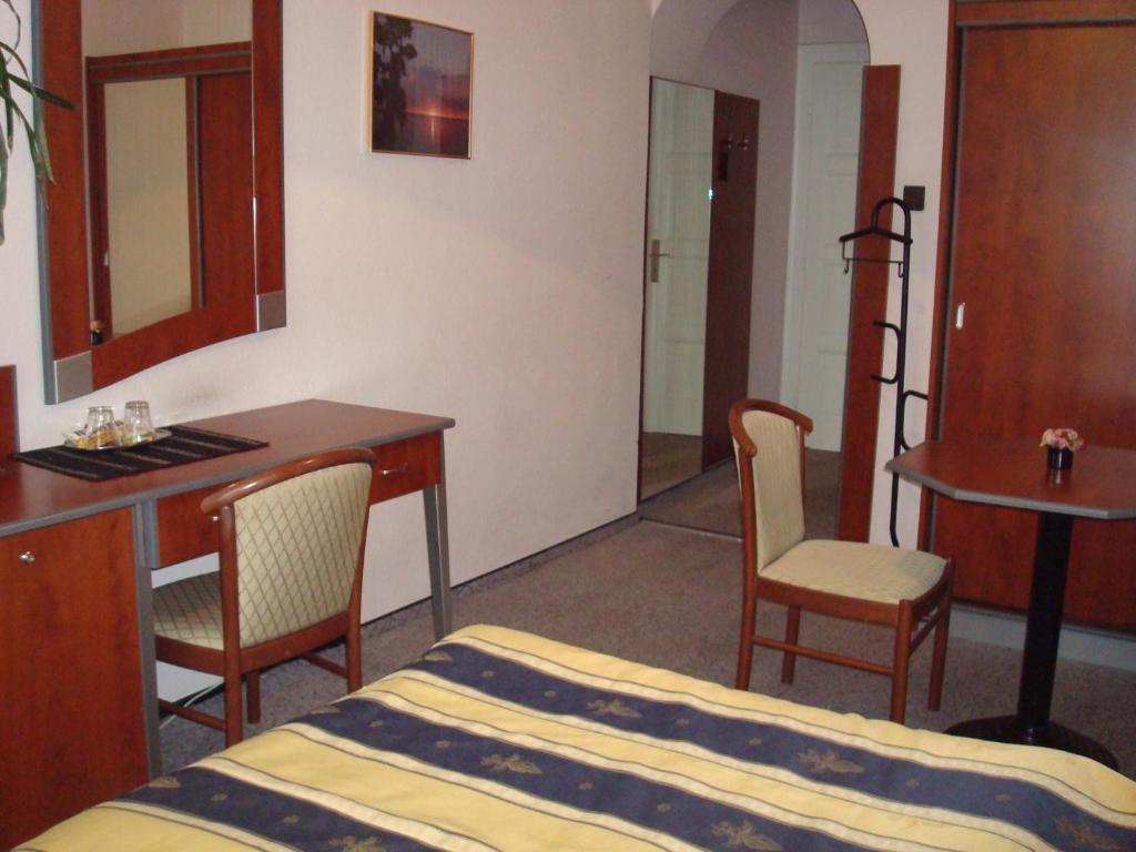 Hotel Romantik Eger Ngoại thất bức ảnh
