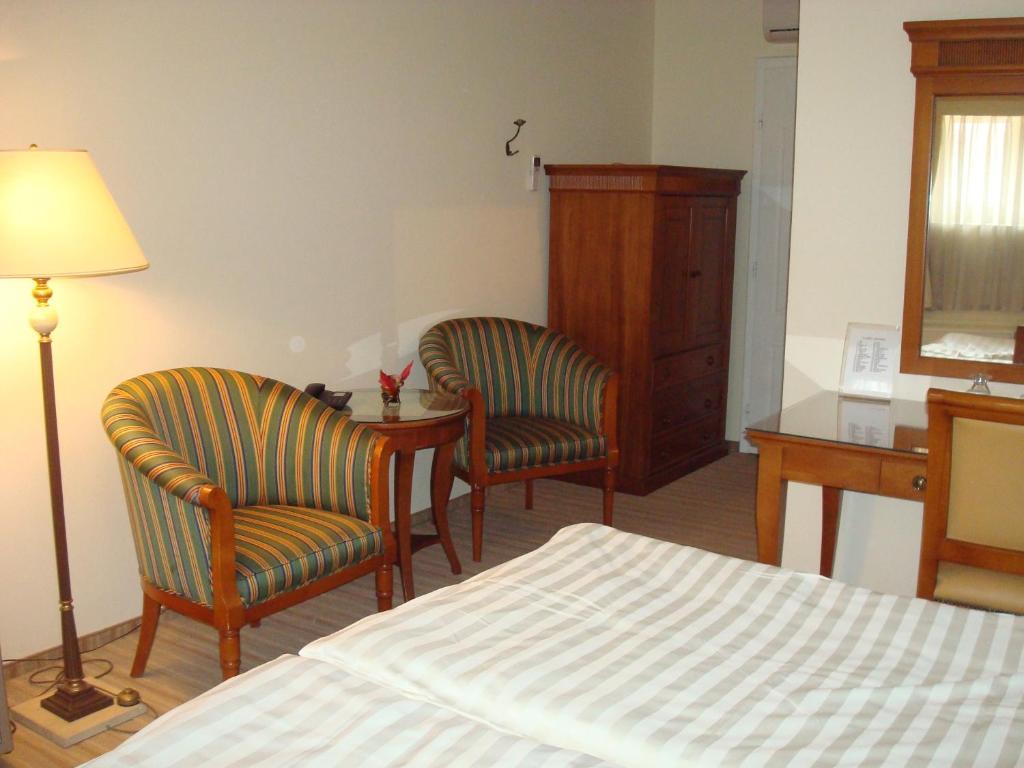 Hotel Romantik Eger Ngoại thất bức ảnh