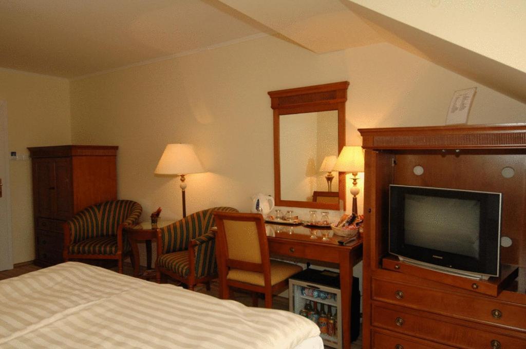 Hotel Romantik Eger Ngoại thất bức ảnh