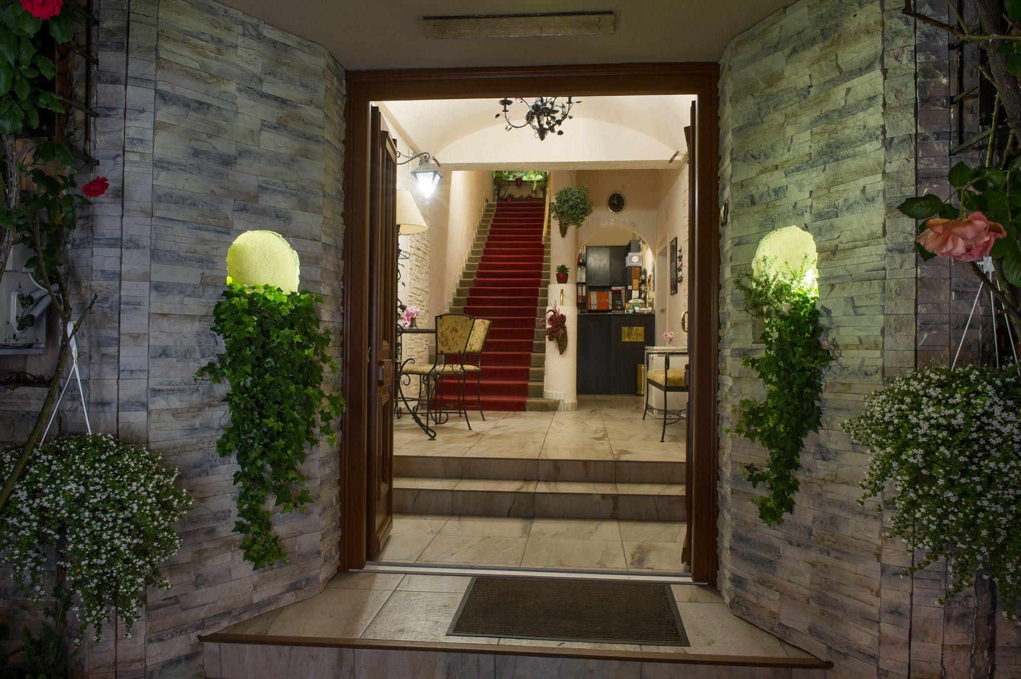 Hotel Romantik Eger Ngoại thất bức ảnh
